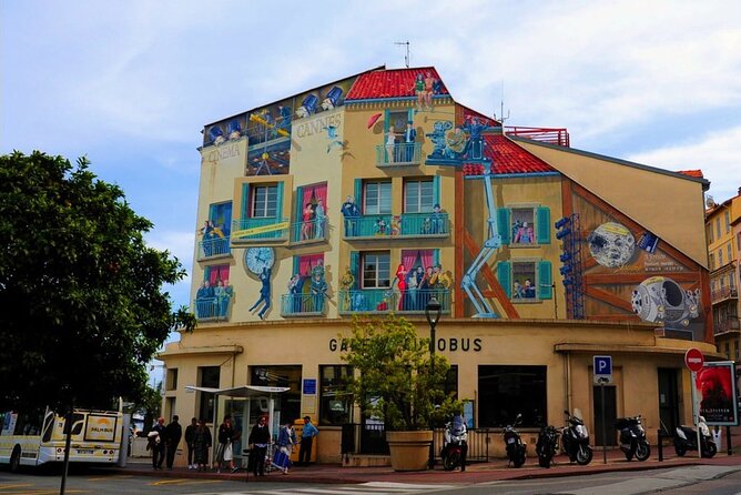 Cannes Scavenger Hunt and Sights Self-Guided Tour - Exploring Cannes Iconic Sights