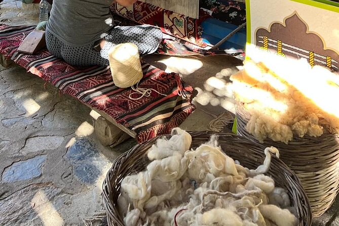 Carpet Weaving Art Lessons & Experience - Exploring the Weaving Process Step-by-Step