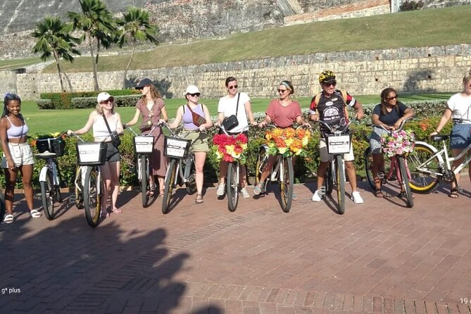 Cartagena: Historical, Cultural and Graffiti Bike Tour - Vibrant Graffiti Landscape