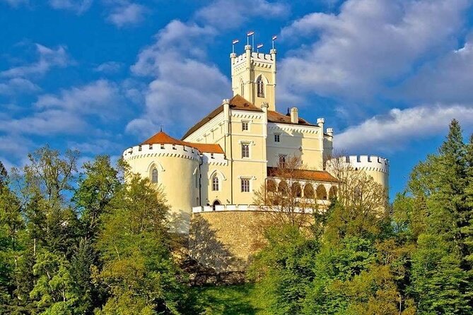 Castle Trakoscan and Museum Private Day Tour From Zagreb - Inclusions and Meeting Information