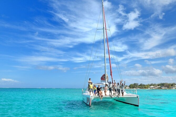 Catamaran Cruise: Isle Aux Cerfs, Including BBQ Lunch, in Mauritius - Discovering Isle Aux Cerfs