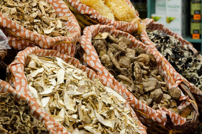 Cesarine: Small Group Market Tour and Dining Experience in Verona - Highlights of the Market Tour