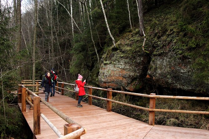 Cesis: Medieval Heritage and Natural Treasures - Candlelit Tour of Medieval Ruins
