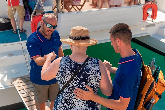 Chania Afternoon Catamaran Cruise With Dining - Onboard Amenities