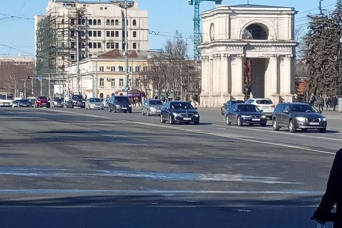 Chisinau City Centre Walking Tour - Included Services