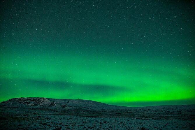 Christmas Evening Northern Lights Tour From Reykjavik - Snacks and Refreshments
