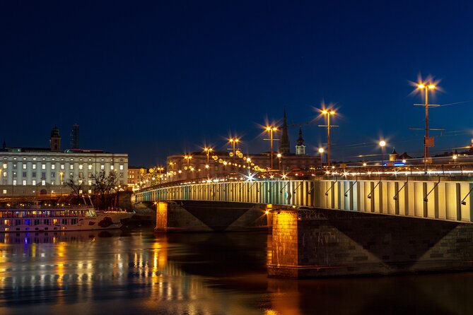 Christmas Tales of Linz – Private Walking Tour - Meeting and End Points