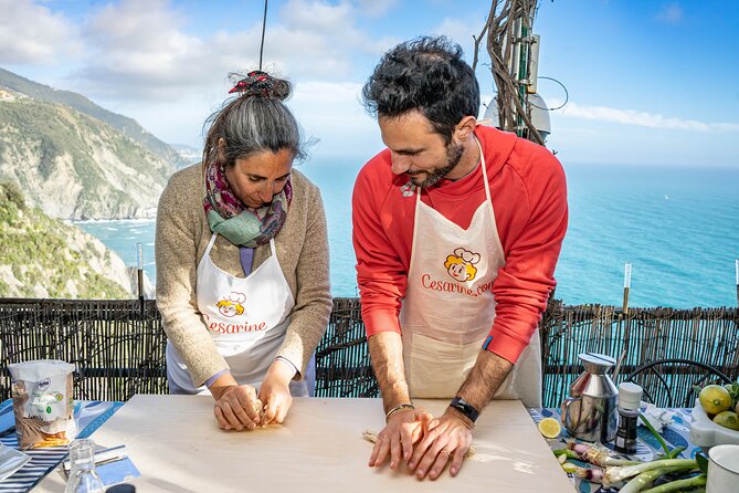Cinque Terre: 3-Course Cooking Class With Seaview in Riomaggiore - Discovering the Picturesque Riomaggiore
