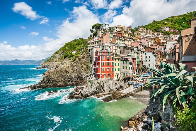 Cinque Terre Private Tour by Minivan and Ferry-Boat From Pisa - Meeting and Pickup