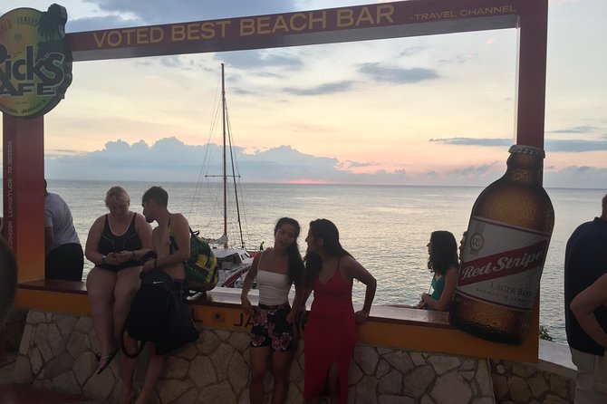 Cliff Jumping and Sunsets - Tour Inclusions