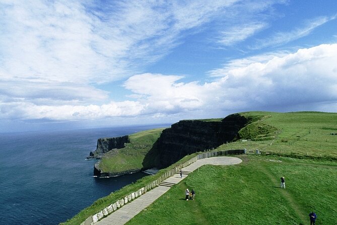 Cliffs of Moher Explorer Day Tour From Limerick. Guided. - Itinerary Highlights