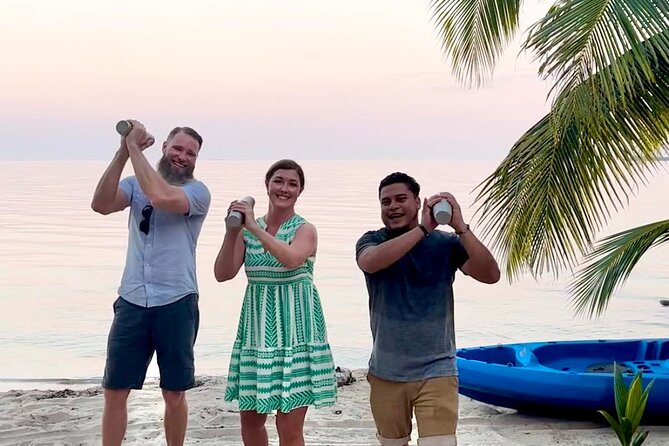 Cocktail Class With the Belizean Bartender - Meeting and Pickup