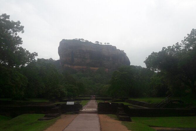 Colombo To Polonnaruwa,Dambulla,Sigiriya & Kandy 3 Day Tour - Transportation Details