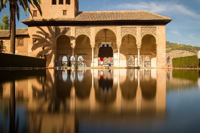 Complete Tour With Audio Guide in the Alhambra of Granada - Overview of the Alhambra Experience