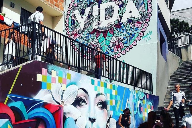 Comuna 13 Graffititour - Tour Experience Highlights