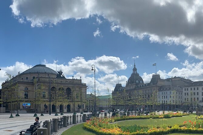 Copenhagens Royal History: A Self-Guided Walking Tour - Exploring Amalienborg Palace