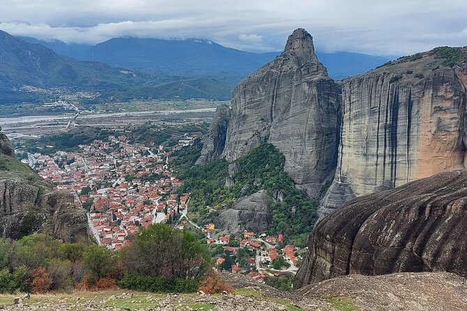 Delfi & Meteora 2 Days Private Sightseeing Tour - Visiting Delphi
