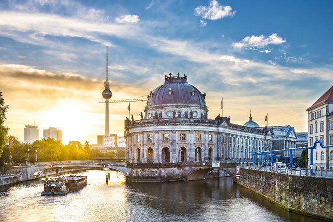 Deluxe Berlin Tour From Warnemünde Port: Gourmet Food, Wines & Top Sights - Important Information