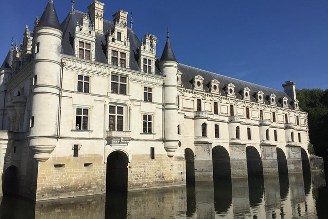 Discover the Castles of Chambord and Chenonceau - Marveling at the Chenonceau Castle