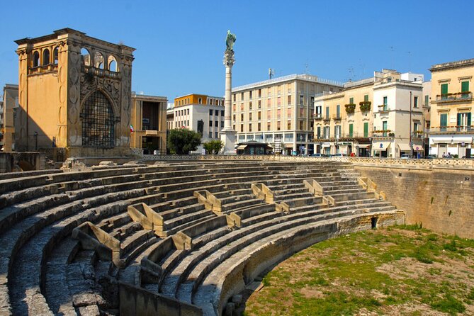 Discovering Lecce Walking Tour With Pasticciotto Tasting - Exploring Lecces Architecture