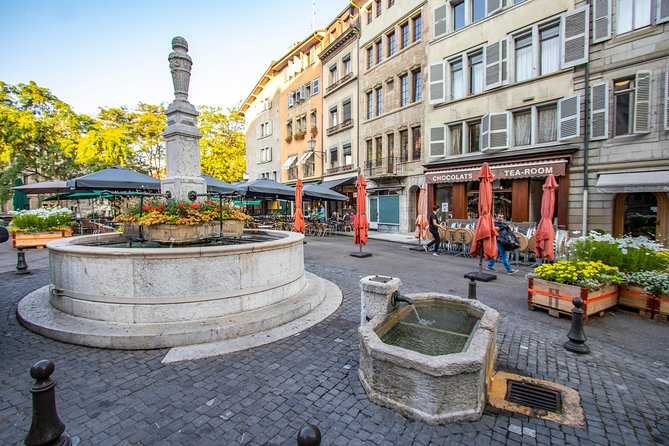 Discovery Walk Through Carouge With a Local - Exploring Carouges Architectural Highlights
