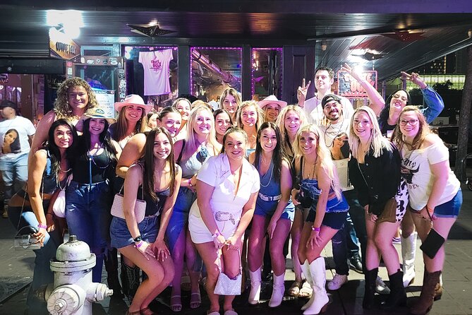 Downtown Austin VIP Bar & Club Crawl Review - Included Beverages and Discounts