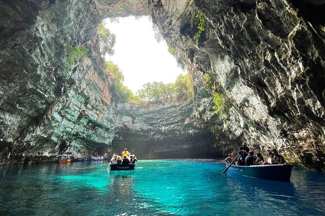 Dream Tour: Melissani Lake, Drogarati Cave, Myrtos (viewpoint) - Meeting and Pickup