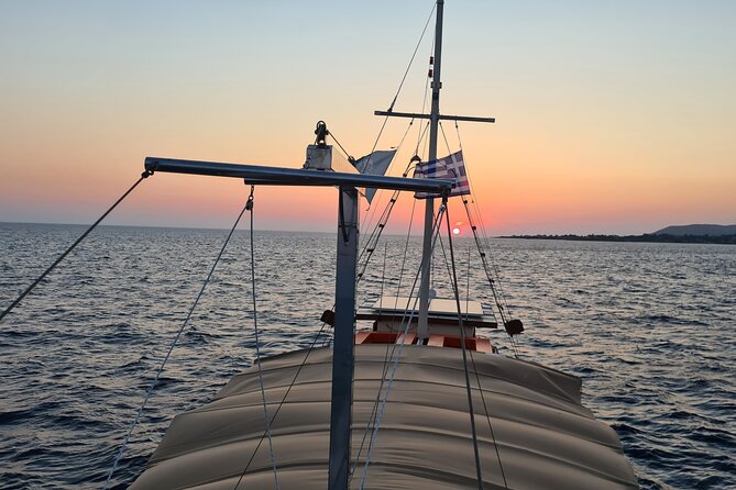 Dreamy Cruise Sunset Tour With Dinner and Unlimited Wine! - Whats Included in the Experience
