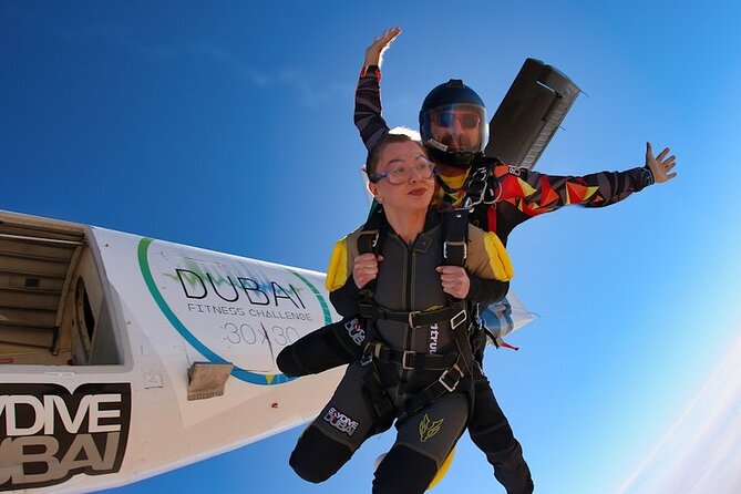 Dubai Skydive Tandem Over the Palm Including Transfers - Preparing for the Dive