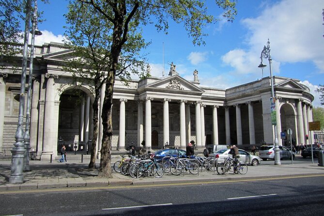 Dublin – Top 10 City Highlights Walking Tour