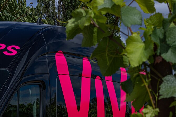East Kelowna Full Day Guided Wine Tour With 5 Wineries - Pickup Information