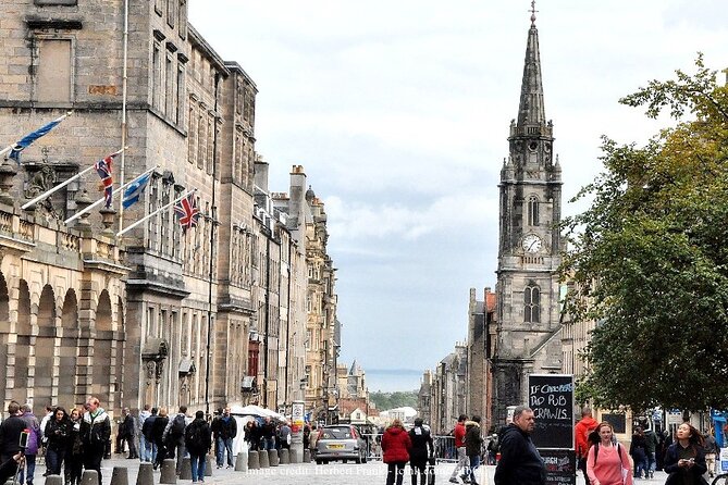 Edinburgh in a Day: Full-Day Private Tour With Edinburgh Castle - Exploring Edinburgh Castle