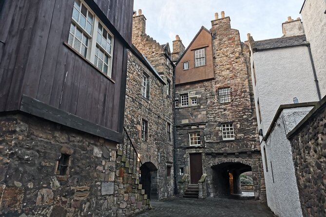Edinburgh Outlander Self-Guided Private Tour - Exploring Key Filming Locations