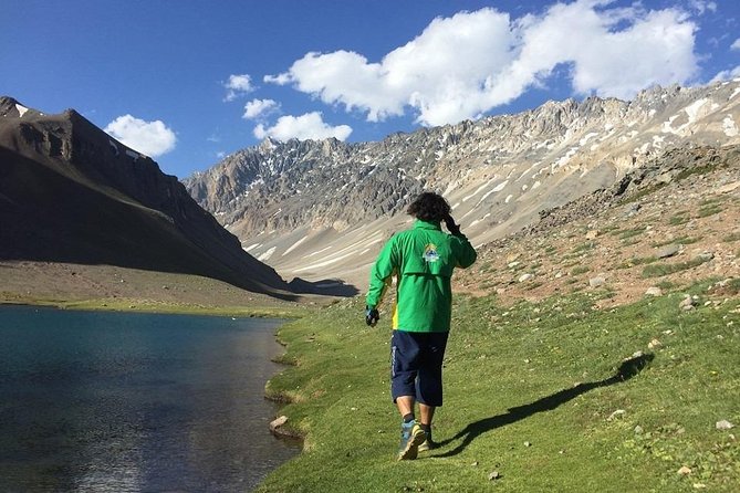 El Yeso Dam & El Plomo Hot Springs - Los Patos Lagoon (PRIVATE EXCURSION) - Admiring the Dam Views