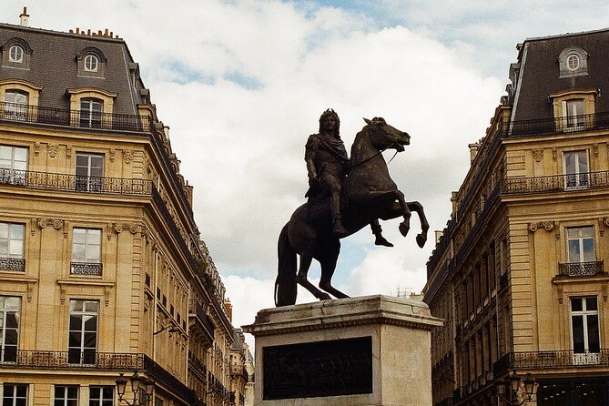 Emily in Paris Themed Private Tour in Paris With Hotel Pick-Up - Key Filming Locations