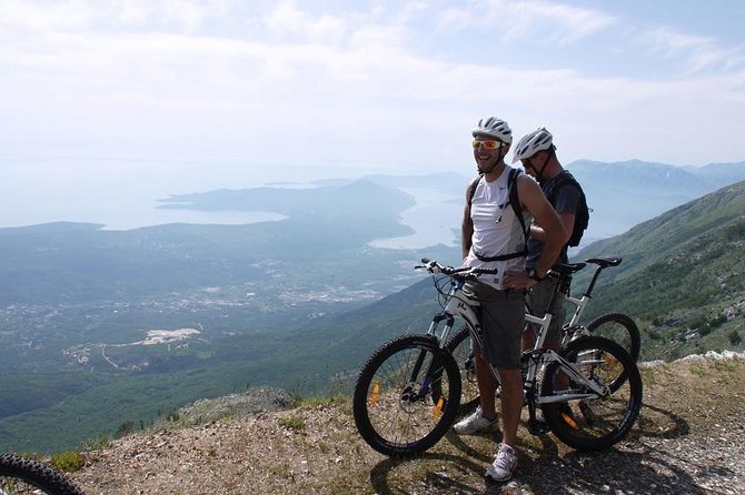 Express Cable Car Ascent & 25TURNS Epic Bike Descent. - Meeting Point and Accessibility
