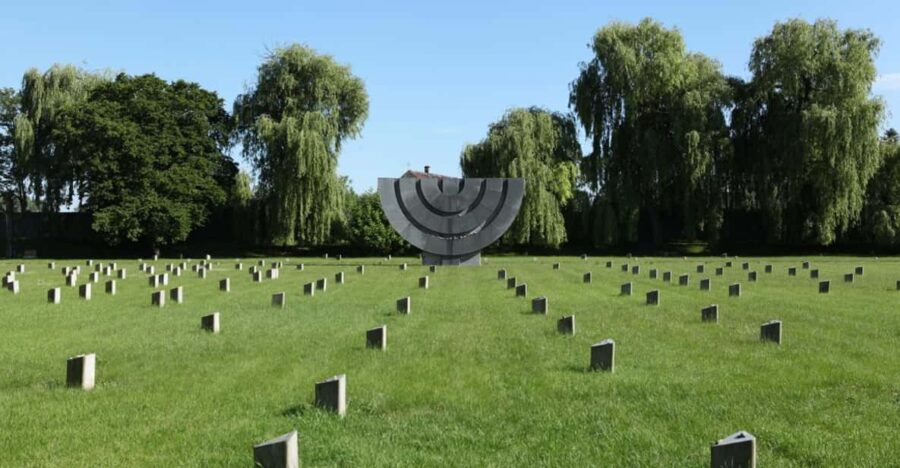 From Prague: Terezín Concentration Camp Day Tour
