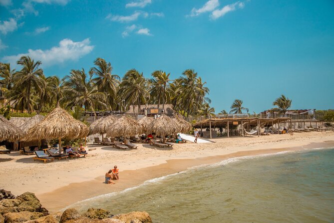Full Day at the Beach Club Vista Mare in Tierra Bomba - Boat Transportation and Arrival