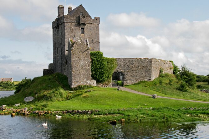 Full-Day Private Tour in West Coast of Ireland - Meeting and Pickup