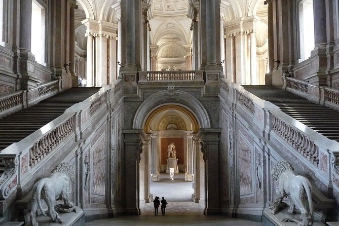 Full Day Private Tour to the Royal Palace of Caserta and Pompeii - Exploring Pompeii
