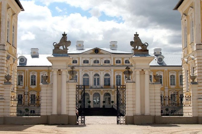 Full-Day Private Trip to Palace and Medieval Castle From Riga - Tour Details