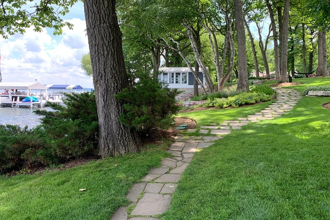 Geneva Lake Shore Path Tour Review - Participant Suitability