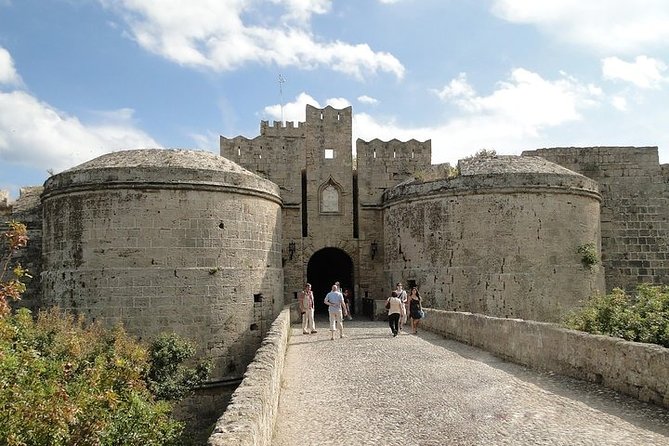 Guided Rhodes City by Night With Lunch & Live Greek Music - Inclusions and Amenities