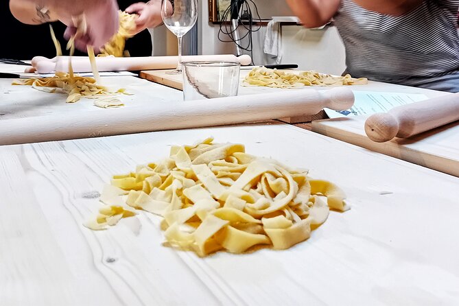 Hands in Dough Cooking Class With Lunch - Tuscan Appetizer Delights