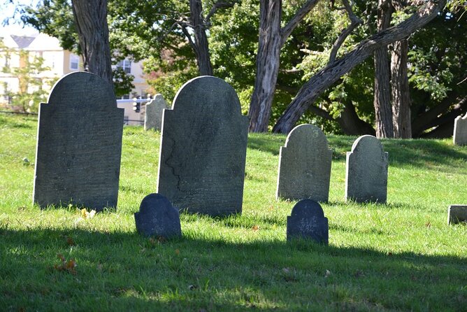 Hauntings, History and Legends Tour in Salem - Guide Spotlight