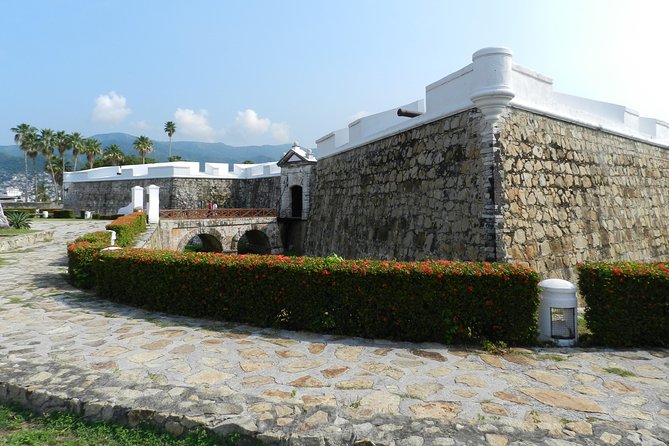 Historical Immersion 6Hrs San Diego Fort Museum Divers Lunch - Transportation and Accessibility