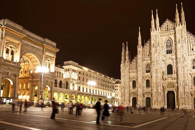 Illuminated Milan Tour for Kids Review - Exploring Piazza Mercanti