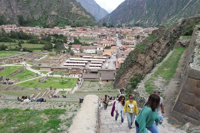 Incas Sacred Valley and Machu Picchu 2-Day Tour From Cusco - Accommodation and Dining