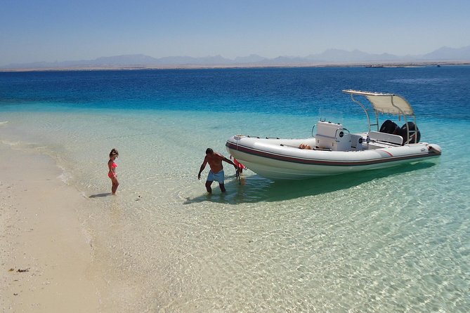 Islands & Snorkeling Private Tour in Hurghada - Capacity and Accessibility
