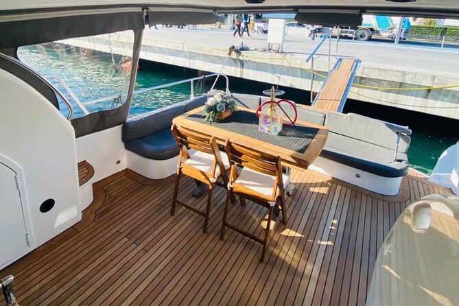 Istanbul: Private Bosphorus Tour On Luxury Yatch - Inclusions